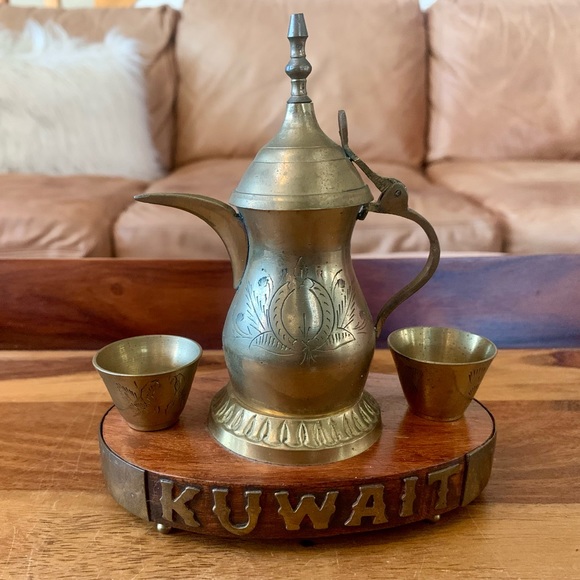 Vintage Kuwait Brass Dallah - Picture 1 of 5